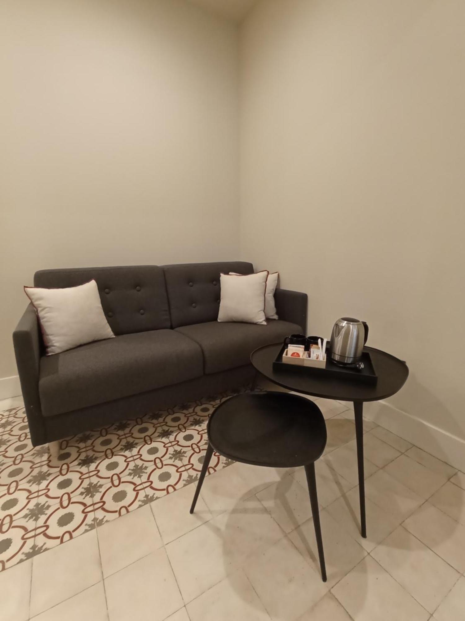 Uma Suites Parada Del Marques Seville Ngoại thất bức ảnh